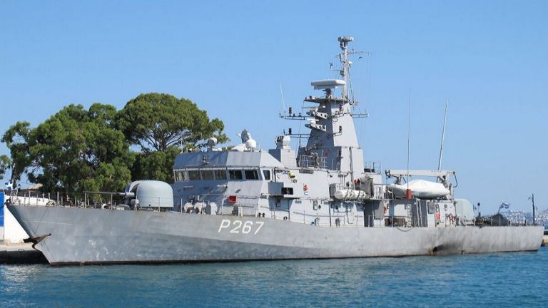 Φωτιά στην Εύβοια – Στην επιχείρηση της εκκένωσης η κανονιοφόρος «ΝΙΚΗΦΟΡΟΣ»