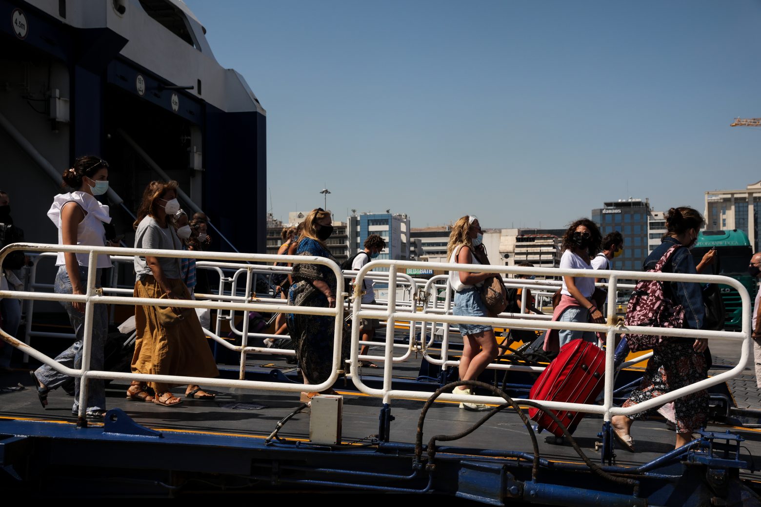 Κοροναϊός – Ανακοινώνονται μέτρα για τους ανεμβολίαστους – Το σχέδιο για κλειστούς χώρους και σχολεία