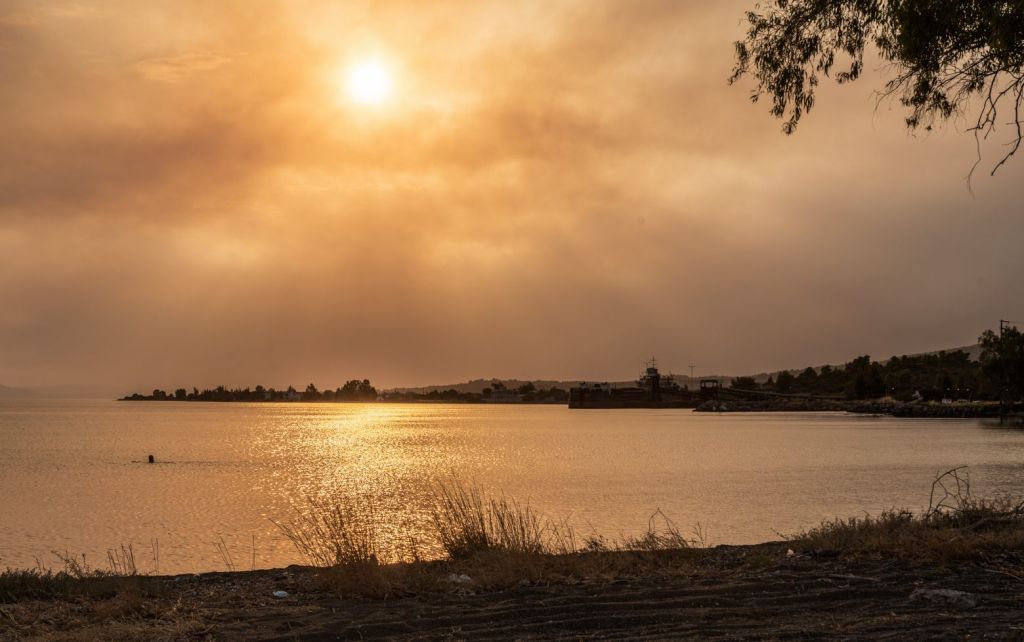 Φωτιά στην Εύβοια – Πυροσβέστες εγκλωβίστηκαν στους Κουρκουλούς
