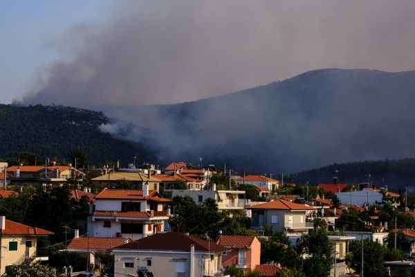 Βίλια – Έκτακτες κυκλοφοριακές ρυθμίσεις λόγω της πυρκαγιάς