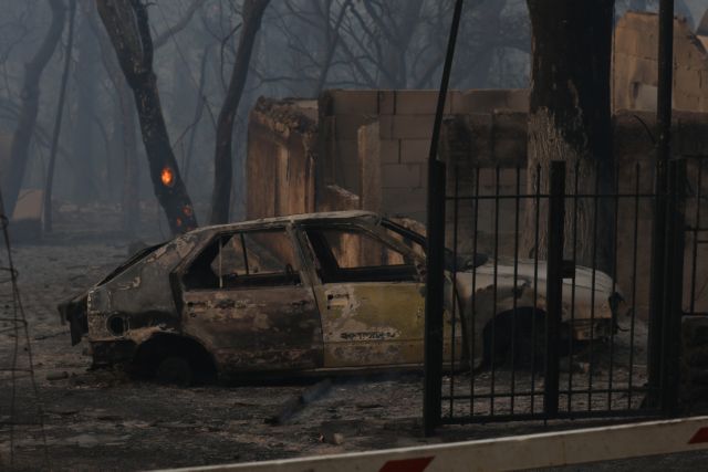 Φωτιά στην Αχαΐα – Συνεχίζεται η μάχη με τις φλόγες – 16 τραυματίες, «στάχτη» 20 σπίτια
