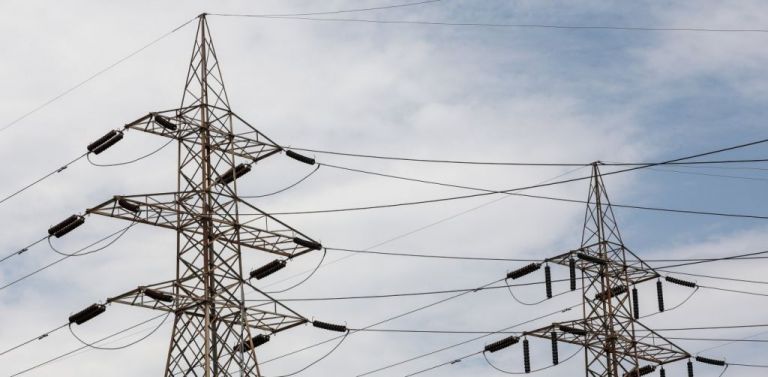 ΔΕΔΔΗΕ για αποκατάσταση ηλεκτροδότησης – Απαιτείται αντικατάσταση 800 στύλων, 100 υποσταθμών και 40 χλμ. Δικτύου 
