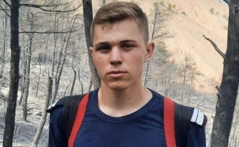 Φωτιές – Ενας 20χρονος από τη Ρουμανία στα πύρινα μέτωπα της Εύβοιας – «Θα μείνω όσο χρειαστεί»