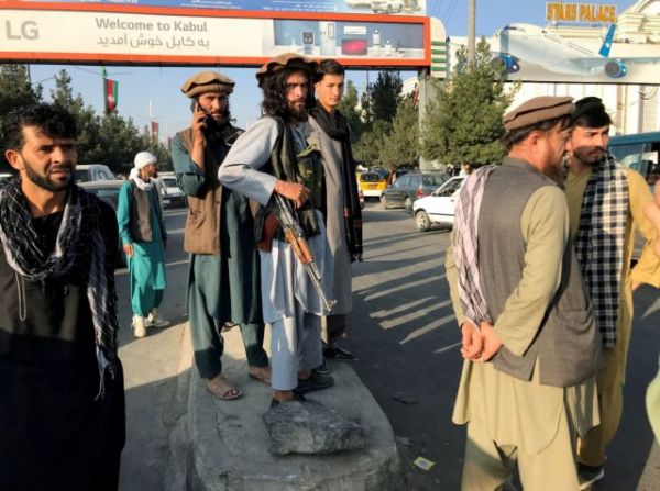 Αφγανιστάν – Έντεκα Αφγανούς προσπαθεί να απεγκλωβίσει η ελληνική πρεσβεία από την Καμπούλ
