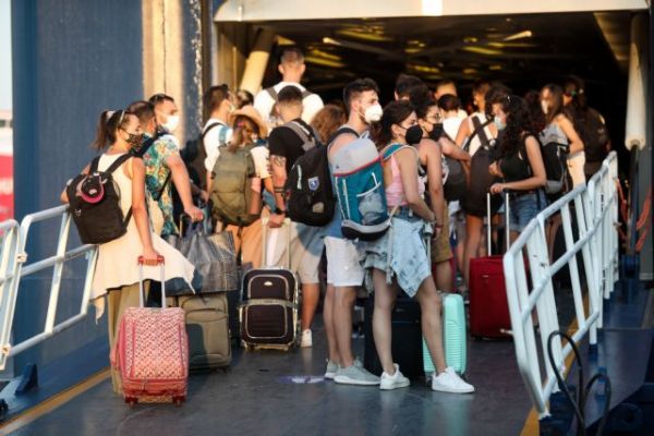 Κοροναϊός – «Τηρούμε τα μέτρα και εμβολιαζόμαστε» – Το νέο σποτ για την πανδημία