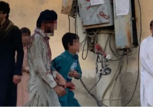 Καμπούλ – «Μωρό πέθανε στην αγκαλιά μου» – Οι συγκλονιστικές μαρτυρίες της διπλής επίθεσης