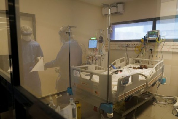 Κοροναϊός – Αυξήθηκαν κατά 25% οι εισαγωγές σε δύο εβδομάδες – Το κρίσιμο στοίχημα των επόμενων ημερών