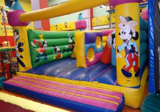 Μέτρα για τον κοροναϊό – Δείτε τι θα ισχύει από Δευτέρα για παιδότοπους, συνέδρια και εκθέσεις