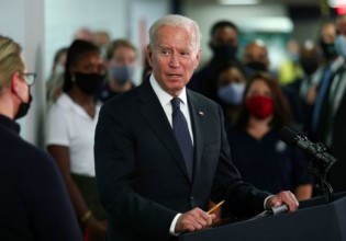 ΗΠΑ – Εκνευρισμός Μπάιντεν όταν ρωτήθηκε για το Αφγανιστάν – Χτύπησε το χέρι του και αποχώρησε