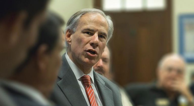 ΗΠΑ – Διαγνώστηκε με κοροναϊό ο πολέμιος της μάσκας, κυβερνήτης του Τέξας – Είναι πλήρως εμβολιασμένος