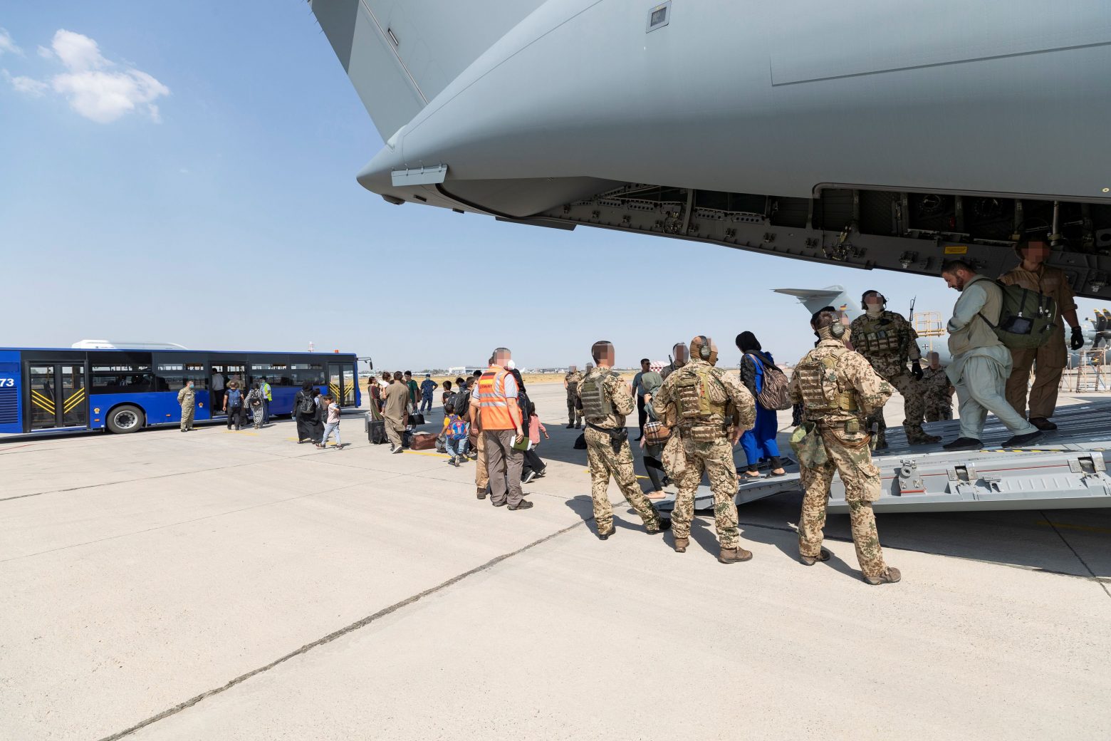 Αφγανιστάν - Πώς εξηγούνται τα πυρά, ενώ είχε απογειωθεί ιταλικό C-130