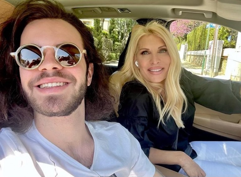 Ελένη Μενεγάκη – Η ανάρτηση για την καινούργια εκπομπή και το σχόλιο του γιου της στην φωτογραφία