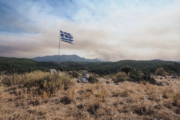 Εύβοια – Αεροναυπηγός εξηγεί γιατί οι κάτοικοι δεν έβλεπαν τα πυροσβεστικά αεροσκάφη