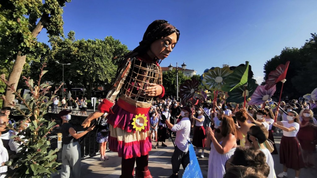 Θερμή υποδοχή της μικρής Αμάλ στα Τρίκαλα