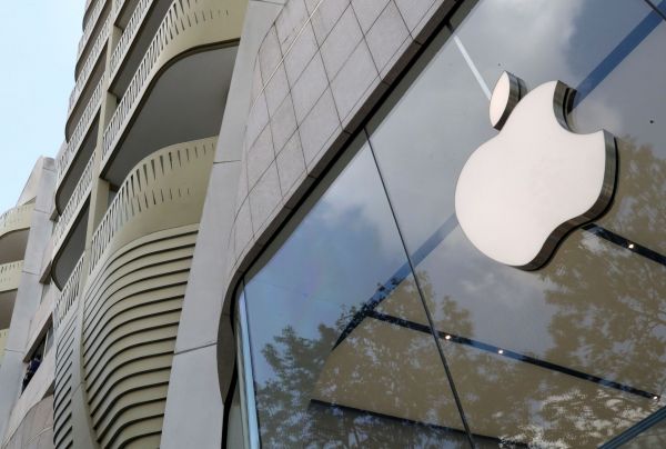 Apple – Καθυστερεί η επιστροφή στα γραφεία για τους εργαζομένους