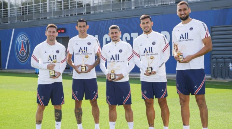 H Παρί βράβευσε τους πρωταθλητές της