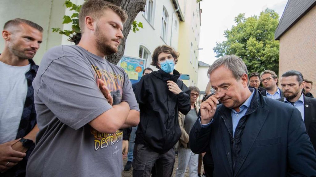 Γερμανία – Ο Λάσετ δέχτηκε άγρια φραστική επίθεση από τους πλημμυροπαθείς