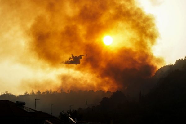 Φωτιά στην Αρχαία Ολυμπία – «Ο αρχαιολογικός χώρος δεν έχει υποστεί καμία αλλοίωση» λέει η Λίνα Μενδώνη
