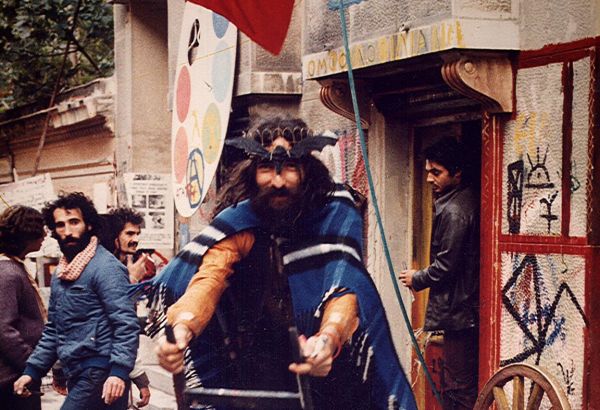 Σαν σήμερα γεννήθηκε ο «αντισυμβατικός μπαγάσας», Νικόλας Άσιμος