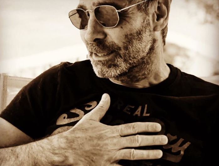 Θοδωρής Αθερίδης – Η τρυφερή φωτογραφία με τον εγγονό του