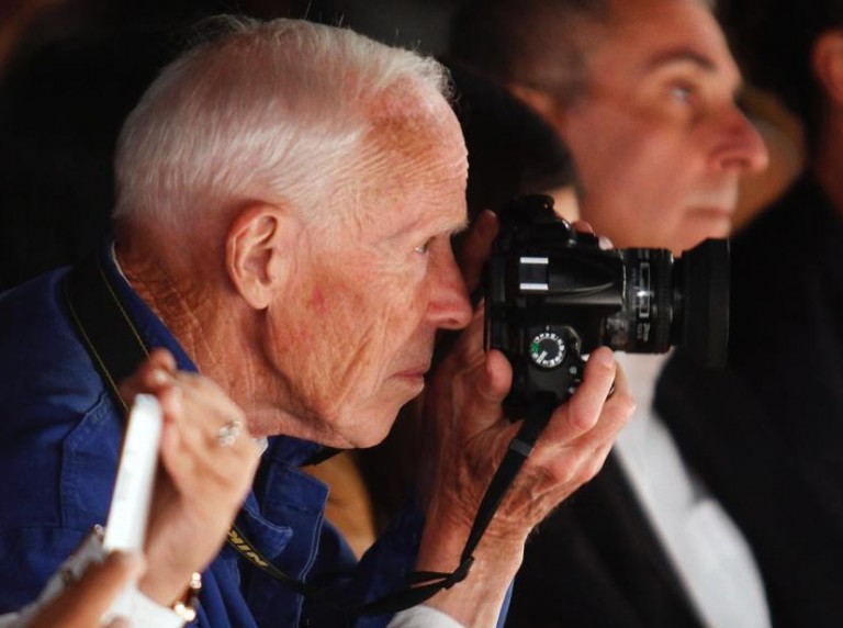 O στιλάτος κόσμος του Μπιλ Κάνινγχαμ μέσα σε μία νέα έκθεση