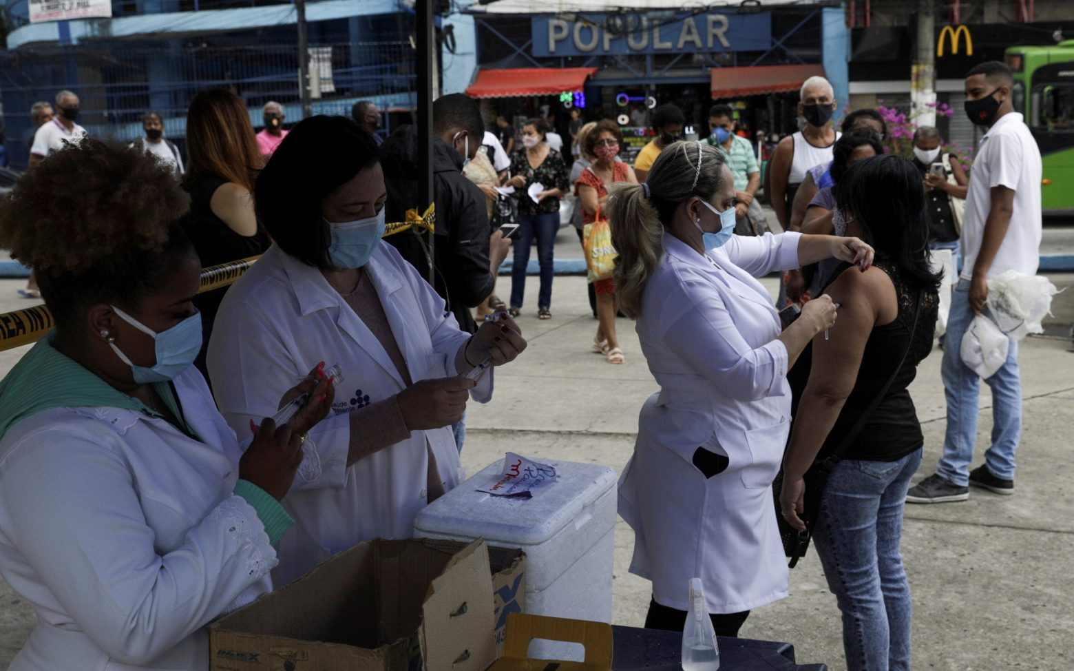 Ανασαίνει η Βραζιλία - Μεγάλη μείωση θανάτων και κρουσμάτων από τα εμβόλια