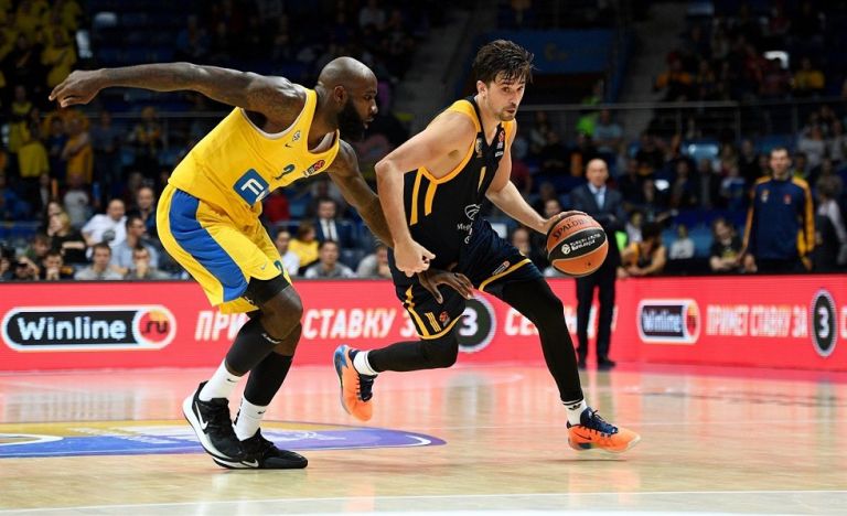 Σβεντ – «Δεν έχω πρόβλημα στην άμυνα, μίλησα πολλές φορές με Ιτούδη»