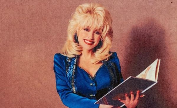 «Run, Rose, Run» – Η Ντόλι Πάρτον κυκλοφορεί το πρώτο της μυθιστόρημα