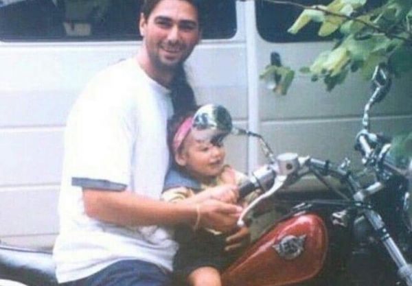 Αναγνωρίζετε το κοριτσάκι της φωτογραφίας που σαρώνει τα stages;