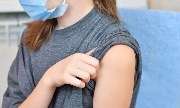 Θεοδωρίδου – Αυστηρές συστάσεις για τον εμβολιασμό των εφήβων – Τι ισχύει με την τρίτη δόση του εμβολίου