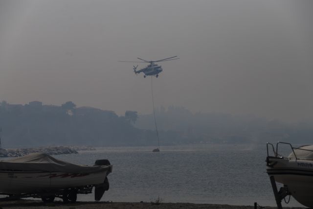 Εναέριες περιπολίες με έμφορτα πυροσβεστικά αεροσκάφη – Στρατός και Αστυνομία σε δάση και βουνά σε όλη την Ελλάδα