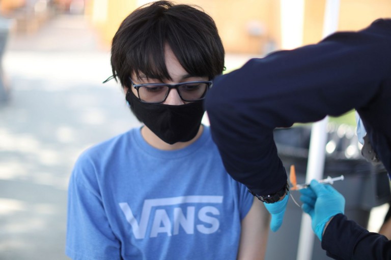 Μαζάνης – Να εμβολιάσουν άφοβα τα παιδιά οι γονείς – Ασφαλές και αποτελεσματικό το εμβόλιο