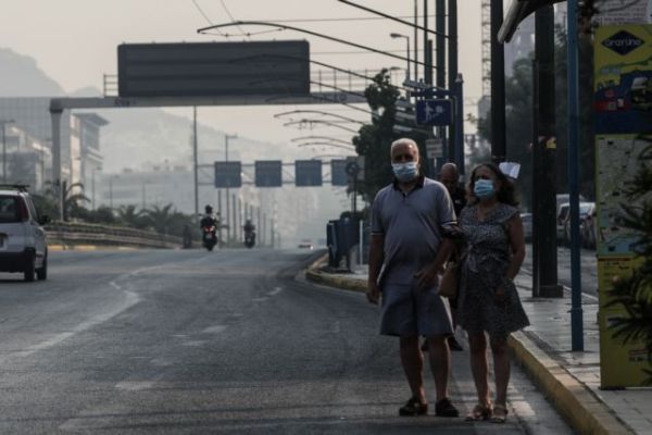 ΕΟΔΥ: Εννιά μέτρα για προστατευθούμε από τον καπνό – Αποφύγετε δουλειές στο σπίτι και το κάπνισμα