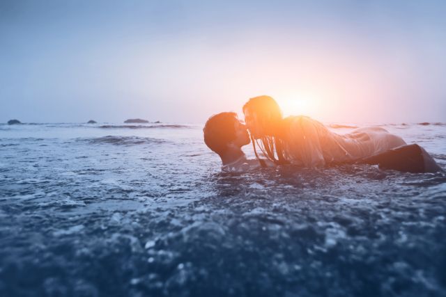 «Κάποιο καλοκαίρι...» - Επτά tips για να κρατήσει ο έρωτάς σας και το χειμώνα