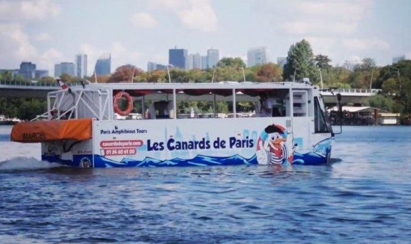 Βόλτα στον Σηκουάνα με το πρώτο αμφίβιο πούλμαν της Γαλλίας