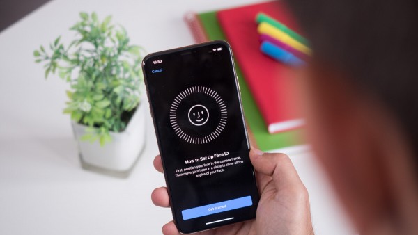 Έχεις κλειδώσει το κινητό σου με face ID; Ο απίθανος τρόπος να το ξεκλειδώσεις ακόμα κι αν φοράς μάσκα