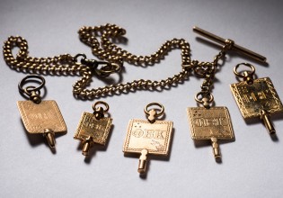 Γιατί οι αδελφότητες των αμερικανικών πανεπιστημίων έχουν ελληνικά γράμματα