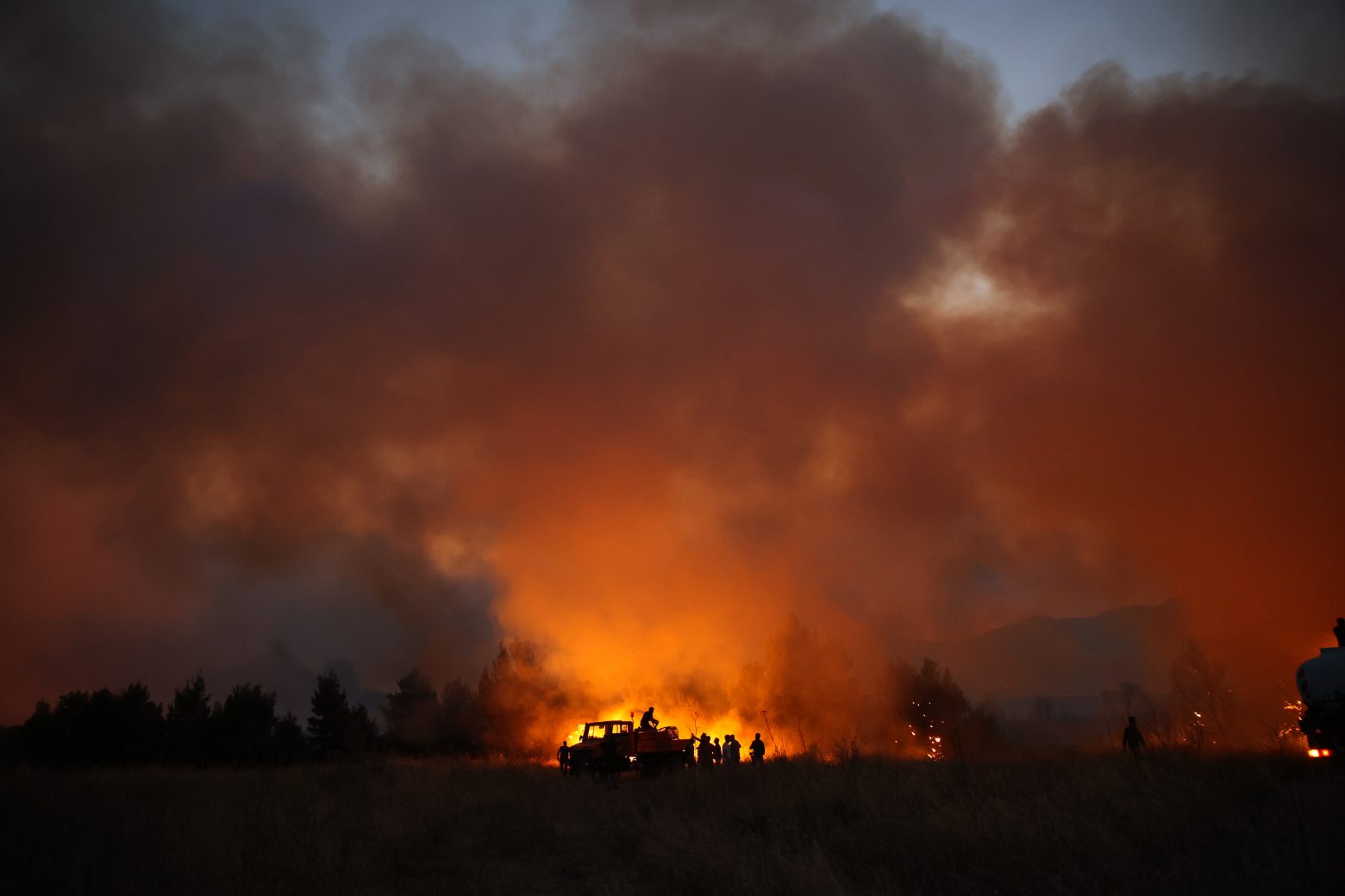 Φωτιά στη Βαρυμπόμπη - Γιατί βγήκε εκτός ελέγχου η πυρκαγιά - Τι λέει ο Ευθύμης Λέκκας