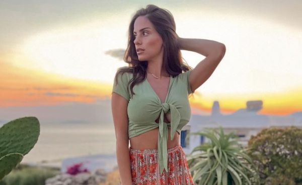 Σοφία Φυρού – Ποια είναι η καλλονή με το εντυπωσιακό μπούστο