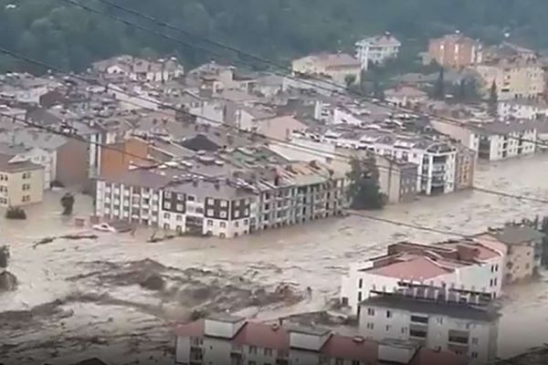 Τουρκία – Εκκενώθηκε νοσοκομείο μετά τις σαρωτικές πλημμύρες – Αγνοείται ηλικιωμένη