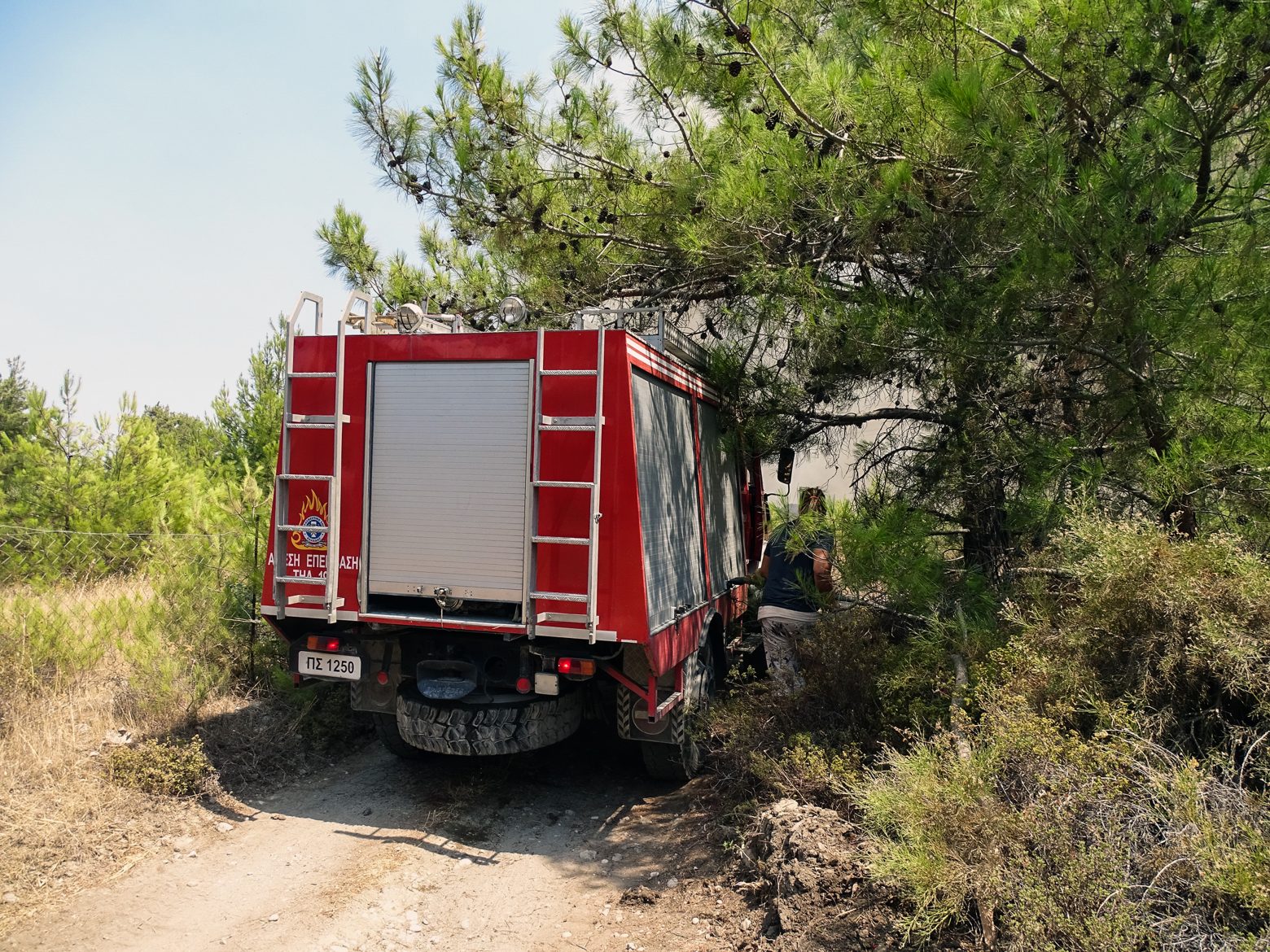 Λακωνία – Καλύτερη η κατάσταση με τη φωτιά στην περιοχή Καστάνια
