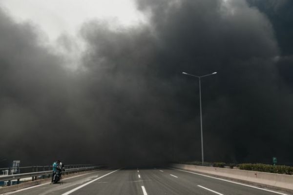 Φωτιά – Αναστολή δρομολογίων τρένων – Με παράκαμψη και καθυστέρηση τα δρομολόγια των ΚΤΕΛ