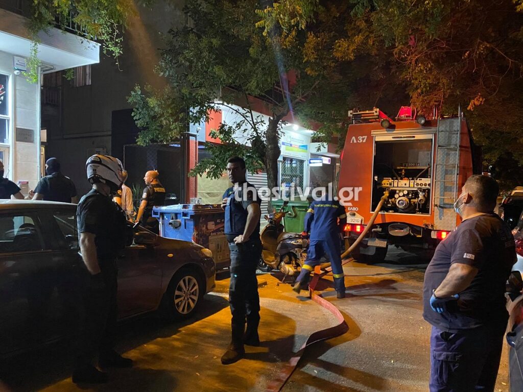 Θεσσαλονίκη - Φωτιά σε διαμέρισμα - Απομακρύνθηκε ζευγάρι ηλικιωμένων