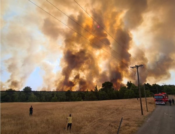 Εθελοντής πυροσβέστης εξομολογείται – «Στην αρχή, οι επαγγελματίες πυροσβέστες δεν μας θεωρούσαν άξιους και ισότιμους»