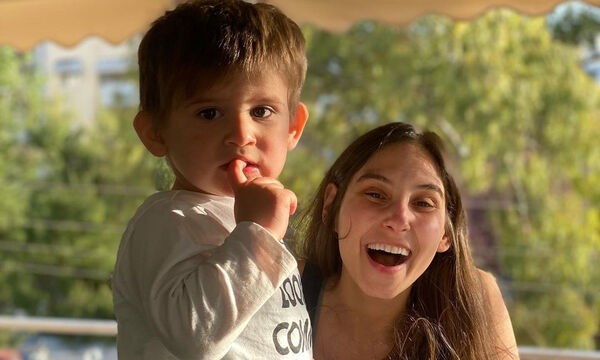 Φωτεινή Αθερίδου – Ανέβασε το απόλυτο story Ελληνίδας μάνας