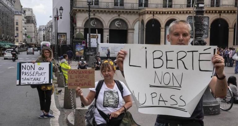 Κοροναϊός – Το Συνταγματικό Δικαστήριο της Γαλλίας επικύρωσε το υγειονομικό πάσο