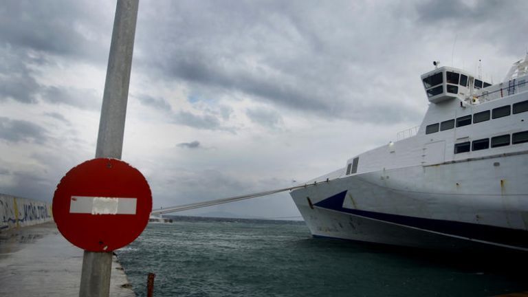 Κέρκυρα – Μητέρα καταγγέλλει ότι την κατέβασαν από πλοίο μαζί με το ΑμεΑ παιδί της γιατί «παραπονούνταν οι επιβάτες»