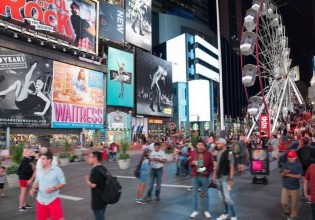 «A Fountain for Survivors» – Το πρώτο σιντριβάνι της Τimes Square