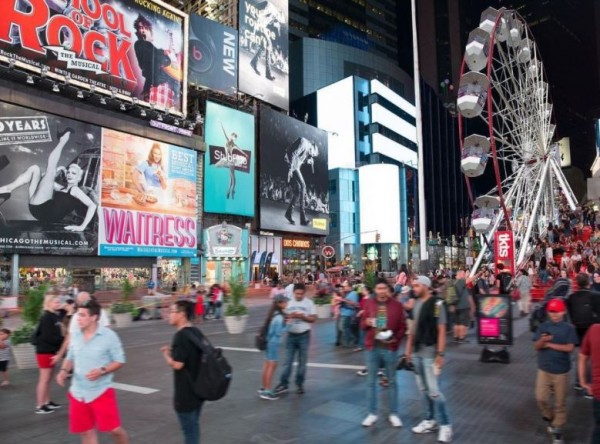«A Fountain for Survivors» – Το πρώτο σιντριβάνι της Τimes Square
