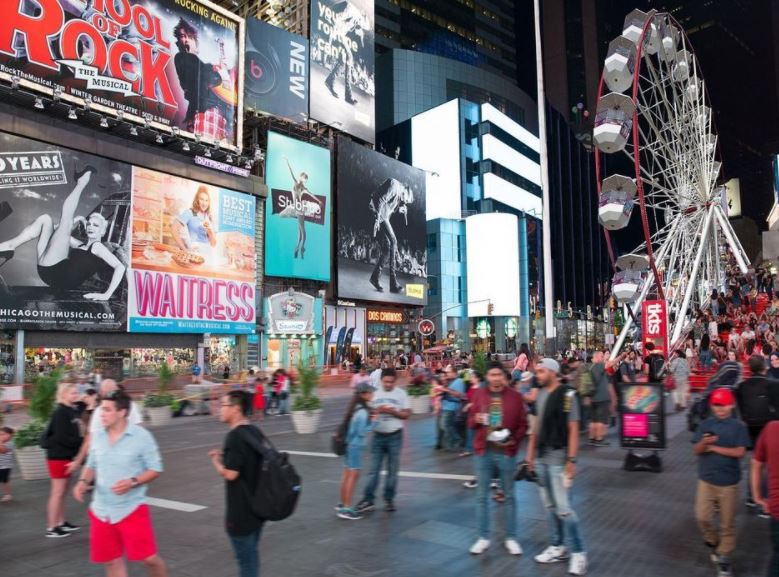 «A Fountain for Survivors» – Το πρώτο σιντριβάνι της Τimes Square